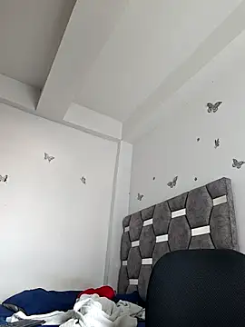 Snapshot of aurelialux chatting on 11/08/25, 07:45 aurelialux online show from 11/08/25, 07:45