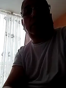 Snapshot of MATTHEW_MRANDA chatting on 06/25/26, 06:34 MATTHEW MRANDA online show from 06/25/26, 06:34