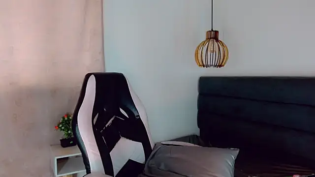 Oriana braom online show from 02/13/25, 05:54