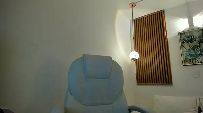 smallgiant27 online show from 12/18/24, 11:13