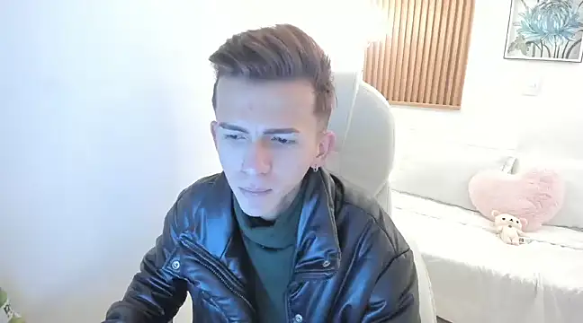 smallgiant27 online show from 01/04/25, 06:09