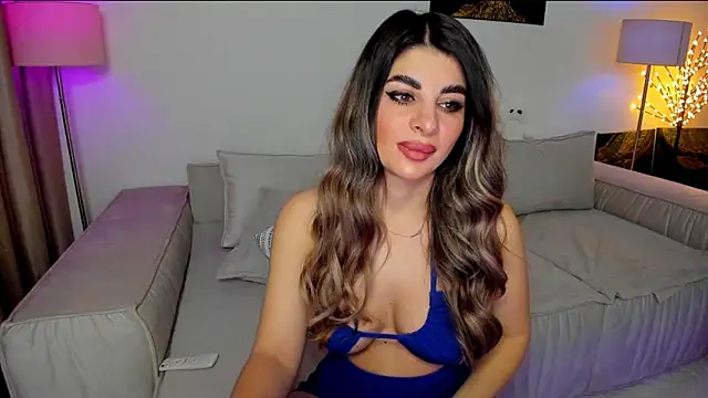 Snapshot of Queenofyouredreams chatting on 02/07/25, 01:04 Queenofyouredreams online show from 02/07/25, 01:04