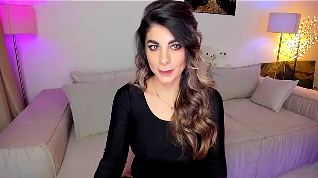 Snapshot of Queenofyouredreams chatting on 02/23/25, 12:19 Queenofyouredreams online show from 02/23/25, 12:19