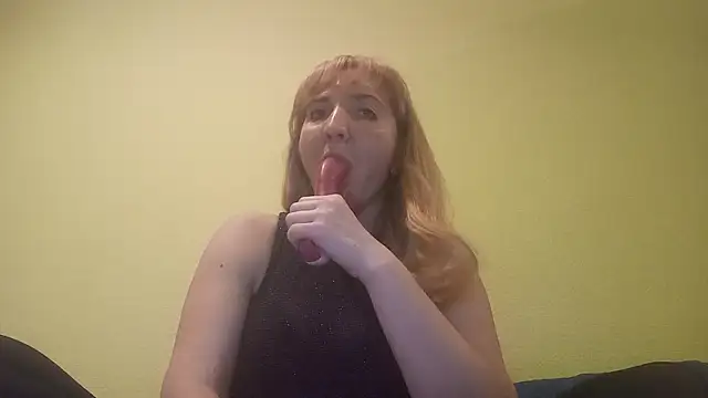 Snapshot of EstrellaWalters chatting on 12/26/24, 02:37 EstrellaWalters online show from 12/26/24, 02:37