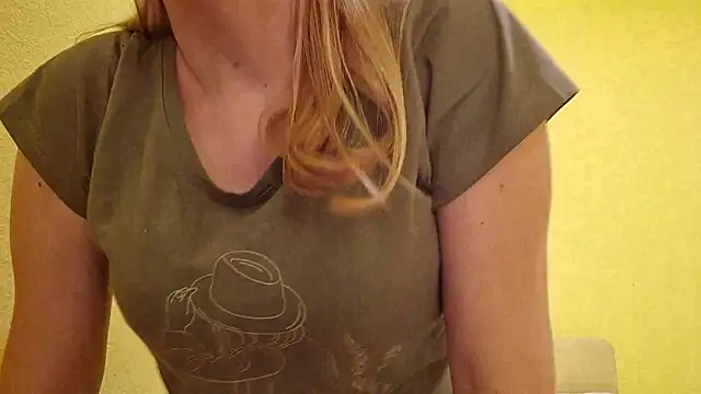 Snapshot of EstrellaWalters chatting on 01/13/25, 11:08 EstrellaWalters online show from 01/13/25, 11:08