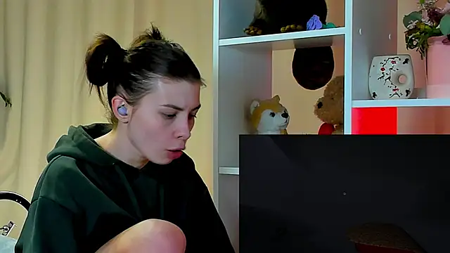 callmetori online show from 12/17/24, 11:06