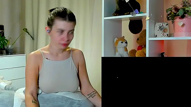 callmetori online show from 12/23/24, 02:17