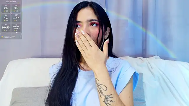 Snapshot of adara_johnson__ chatting on 10/30/25, 11:44 adara johnson online show from 10/30/25, 11:44