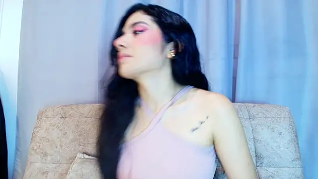 Snapshot of adara_johnson__ chatting on 11/02/25, 11:45 adara johnson online show from 11/02/25, 11:45