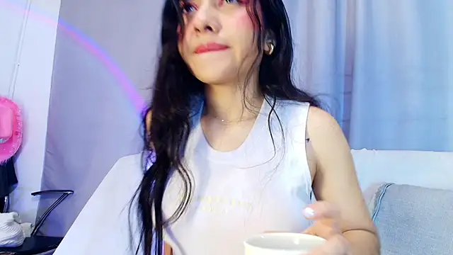 Snapshot of adara_johnson__ chatting on 11/09/25, 11:41 adara johnson online show from 11/09/25, 11:41