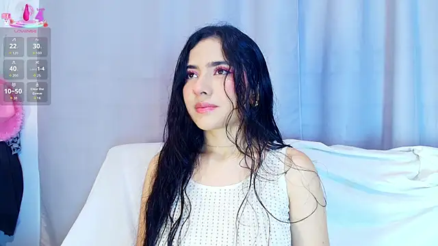 Snapshot of adara_johnson__ chatting on 11/20/25, 11:54 adara johnson online show from 11/20/25, 11:54