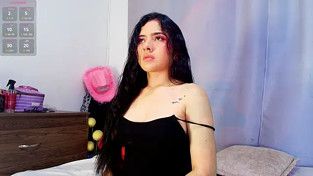 Snapshot of adara_johnson__ chatting on 11/24/25, 11:54 adara johnson online show from 11/24/25, 11:54