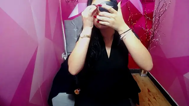 EMMA COLINSS online show from 12/16/24, 12:49