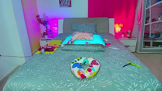 Kendralove31xxx online show from 03/30/26, 02:45