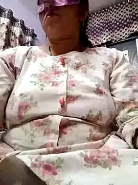 jiyahot1432 online show from 02/15/25, 09:16