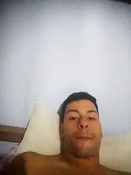 Snapshot of luccasantnovinho chatting on 03/12/26, 06:19 luccasantnovinho online show from 03/12/26, 06:19