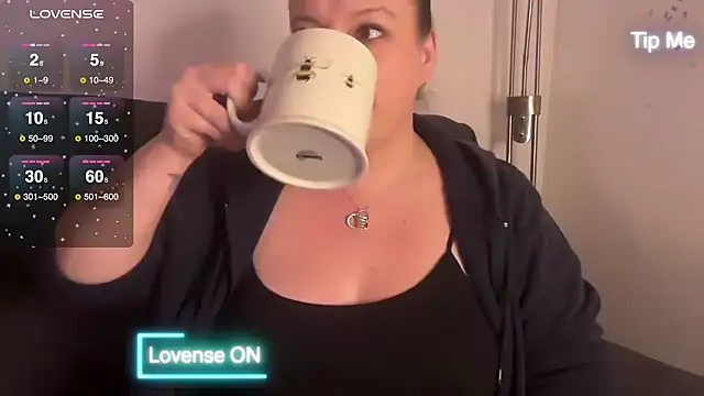 NaughtyWifeUK online show from 12/13/24, 10:02