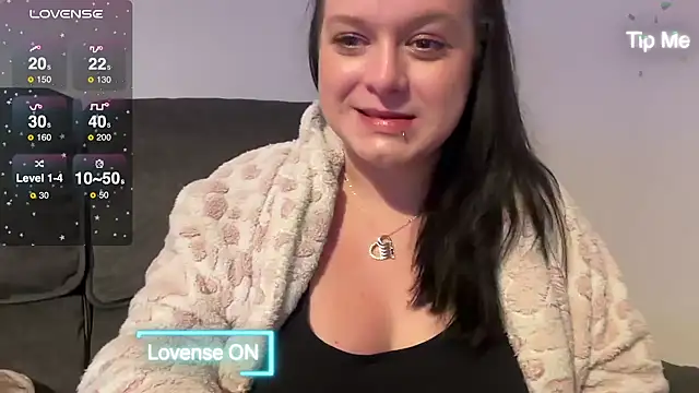 NaughtyWifeUK online show from 01/01/25, 01:15