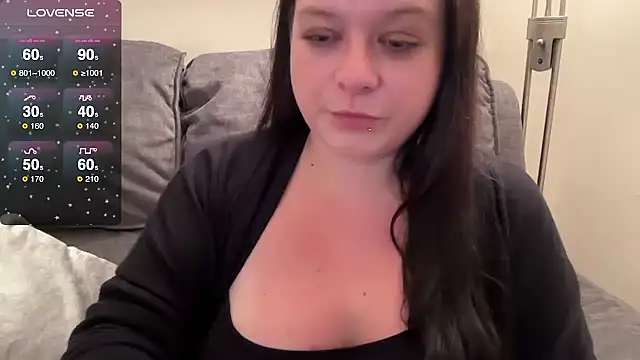 NaughtyWifeUK online show from 05/22/26, 12:40