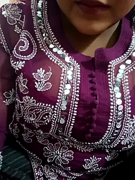 Snapshot of Ayesha_mahi chatting on 03/17/25, 05:45 Ayesha mahi online show from 03/17/25, 05:45