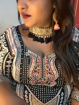 Ayesha mahi online show from 10/21/25, 08:48