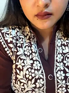 Snapshot of Ayesha_mahi chatting on 10/24/25, 09:17 Ayesha mahi online show from 10/24/25, 09:17