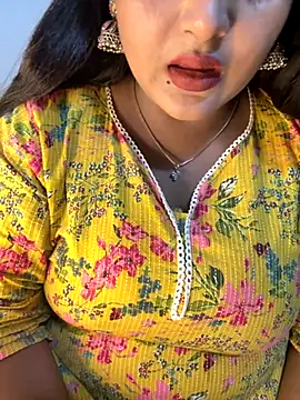 Snapshot of Ayesha_mahi chatting on 10/25/25, 09:06 Ayesha mahi online show from 10/25/25, 09:06