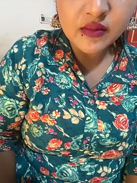 Snapshot of Ayesha_mahi chatting on 11/20/25, 10:15 Ayesha mahi online show from 11/20/25, 10:15