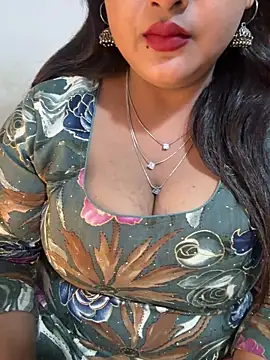 Snapshot of Ayesha_mahi chatting on 12/15/25, 12:09 Ayesha mahi online show from 12/15/25, 12:09