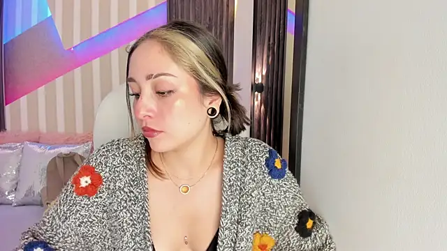 emily layton online show from 10/17/25, 02:41