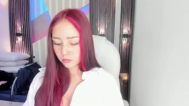 emily layton online show from 11/08/25, 02:28