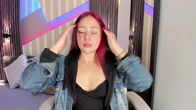 emily layton online show from 11/12/25, 02:39