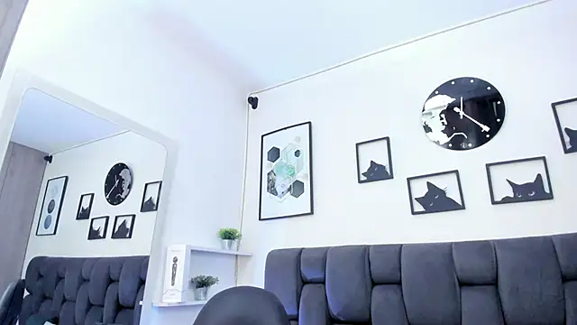 Alison Chan  online show from 02/27/25, 08:31