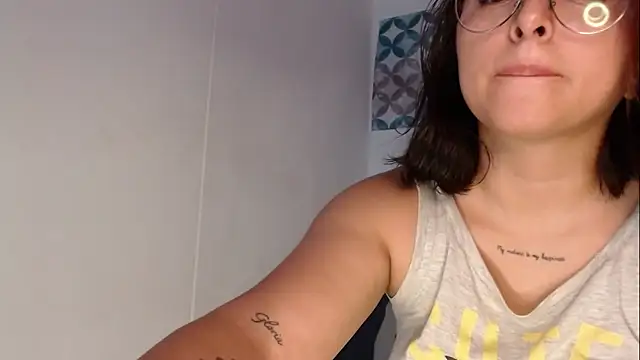 Aria smith01 online show from 10/03/25, 01:41