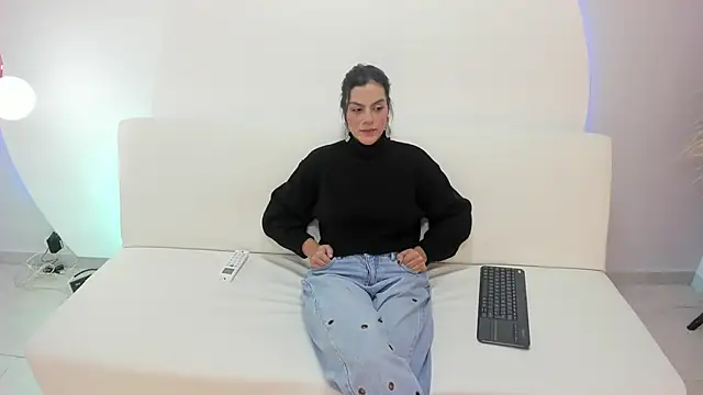 Ada Monroe10 online show from 11/25/25, 01:44