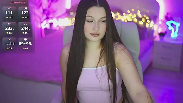 Snapshot of OneLaya chatting on 10/03/25, 07:00 OneLaya online show from 10/03/25, 07:00