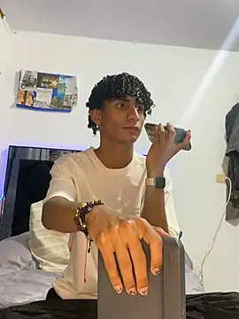 derreck models online show from 02/12/26, 03:12