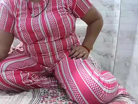 Snapshot of bhabhi_jaan11 chatting on 05/05/26, 09:56 bhabhi jaan11 online show from 05/05/26, 09:56