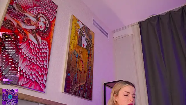 Snapshot of LiliBanger chatting on 11/22/25, 04:22 LiliBanger online show from 11/22/25, 04:22