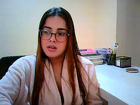 Snapshot of maliamiller chatting on 09/26/25, 10:36 maliamiller online show from 09/26/25, 10:36