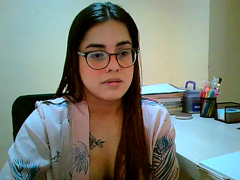 Snapshot of maliamiller chatting on 10/13/25, 11:54 maliamiller online show from 10/13/25, 11:54