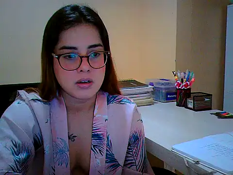 Snapshot of maliamiller chatting on 10/25/25, 08:36 maliamiller online show from 10/25/25, 08:36