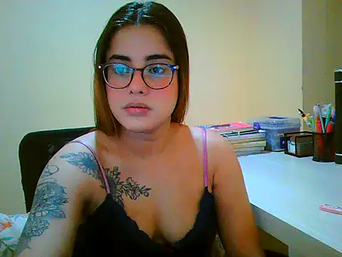 Snapshot of maliamiller chatting on 11/07/25, 09:31 maliamiller online show from 11/07/25, 09:31