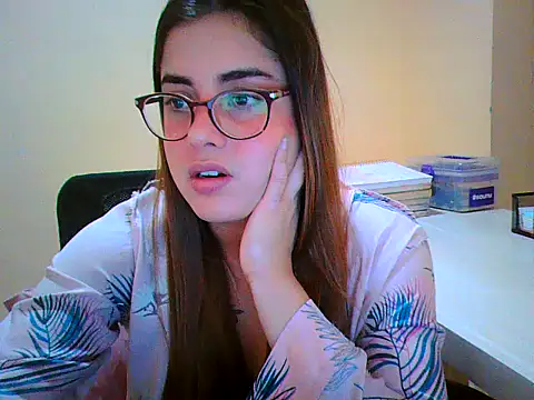 Snapshot of maliamiller chatting on 11/30/25, 11:25 maliamiller online show from 11/30/25, 11:25