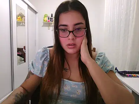 Snapshot of maliamiller chatting on 06/05/26, 06:52 maliamiller online show from 06/05/26, 06:52