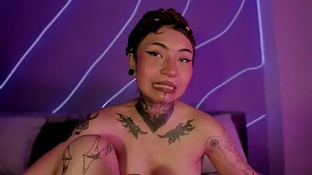 Snapshot of Evangeline_bell chatting on 01/07/25, 05:53 Evangeline bell online show from 01/07/25, 05:53