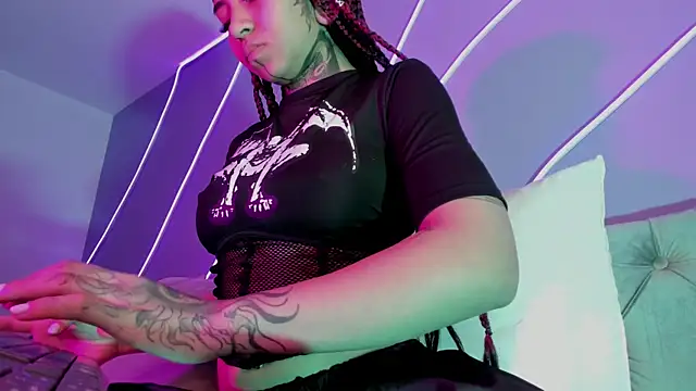 Snapshot of Evangeline_bell chatting on 01/13/25, 12:13 Evangeline bell online show from 01/13/25, 12:13