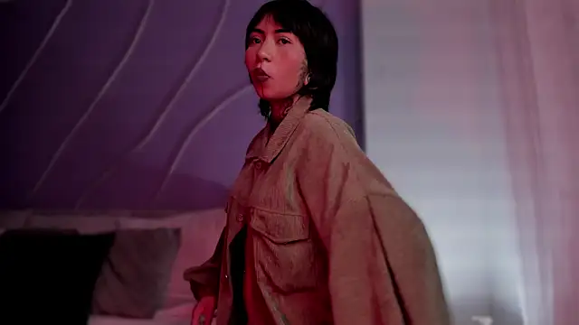 Snapshot of Evangeline_bell chatting on 01/17/25, 02:50 Evangeline bell online show from 01/17/25, 02:50