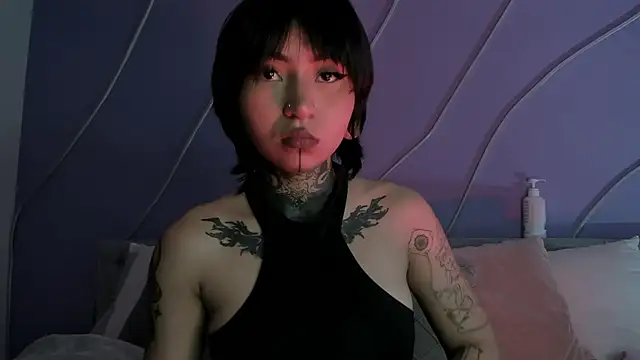 Snapshot of Evangeline_bell chatting on 01/22/25, 03:51 Evangeline bell online show from 01/22/25, 03:51