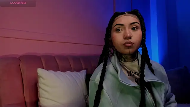 Snapshot of Evangeline_bell chatting on 03/10/25, 03:41 Evangeline bell online show from 03/10/25, 03:41